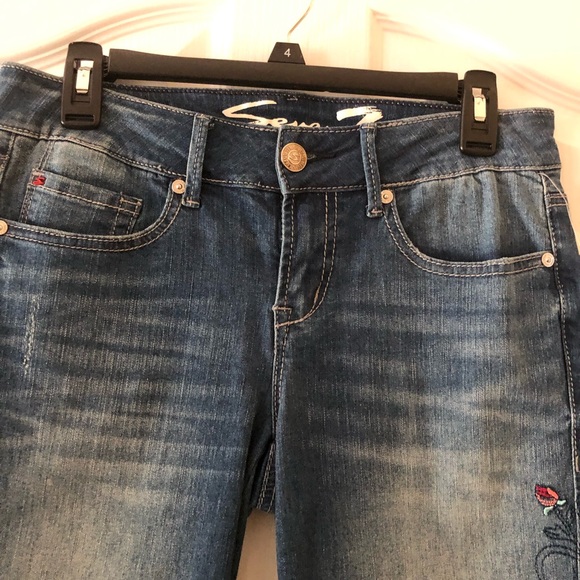 Seven7 Marble Blue Embroidered Blue Mid Rise Ankle Jeans Size 4 - Picture 5 of 11